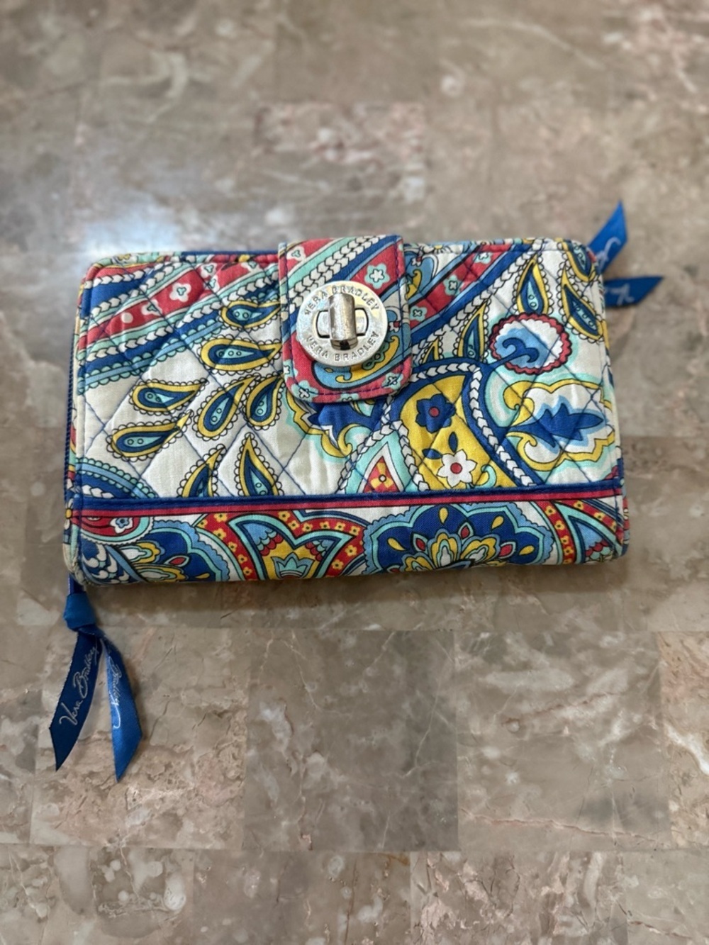 Vera Bradley Turn Lock & Zip  around Marina